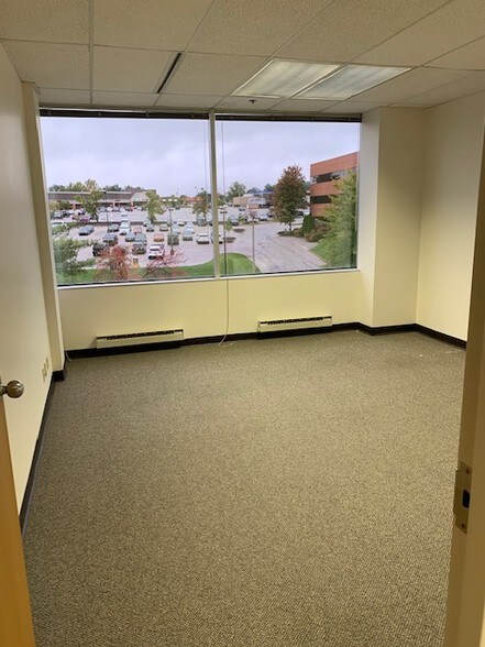 More Photos Of 16216 Baxter Rd, Chesterfield Medical For Lease