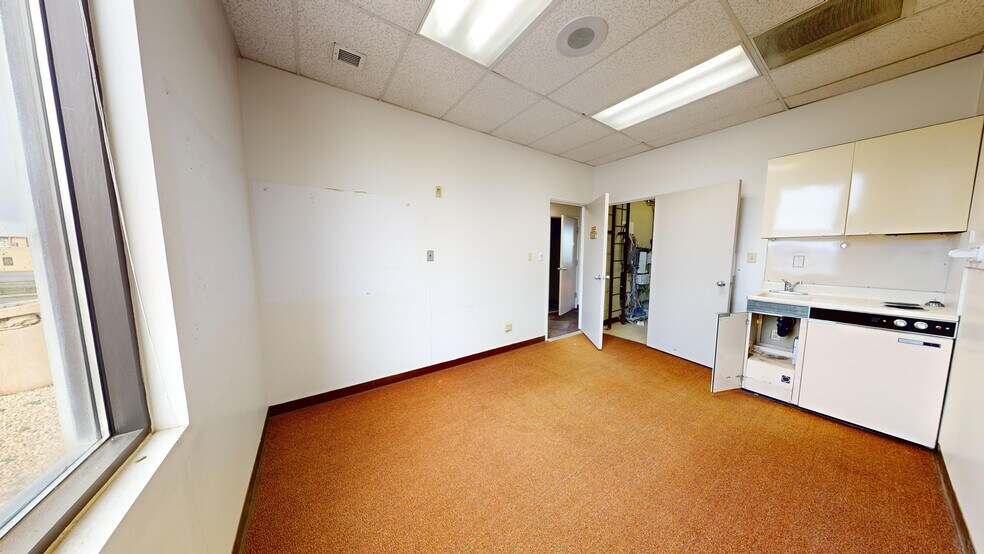 More Photos Of 1005 W 4th St, Winnemucca Bank For Sale