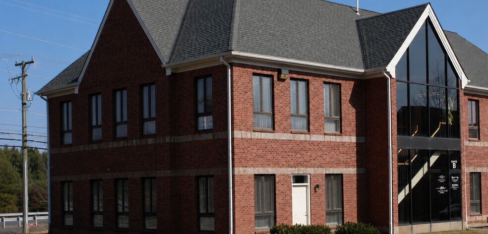 More Photos Of 2 Cardinal Park Dr, Leesburg Medical For Sale