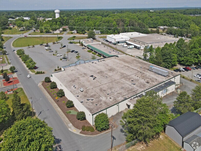 More Photos Of 535 Nelson St, Kernersville Unknown For Lease