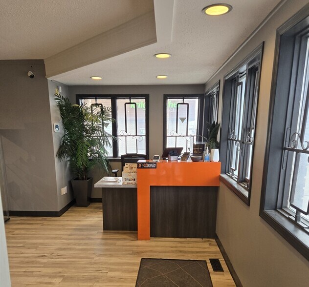 More Photos Of 424 Victoria Av E, Regina Storefront Retail Residential For Sale