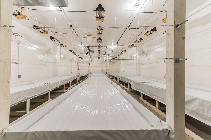 More Photos Of 5117-5125 Calmview Ave, Baldwin Park Manufacturing For Lease