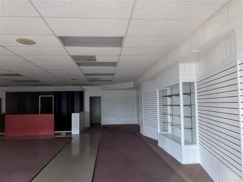 More Photos Of 707 S Lafayette St, Shelby Storefront For Sale
