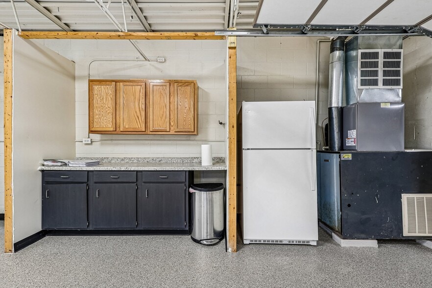 More Photos Of 5558 Wadsworth Rd, Dayton Warehouse For Sale