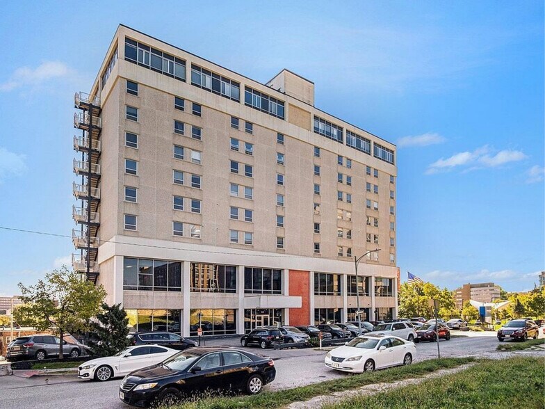 More Photos Of 105 N 31st Ave, Omaha Apartments For Lease