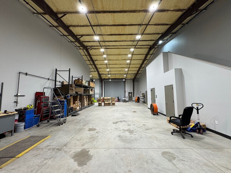 More Photos Of 5936 Imperial Loop, College Station Industrial For Lease