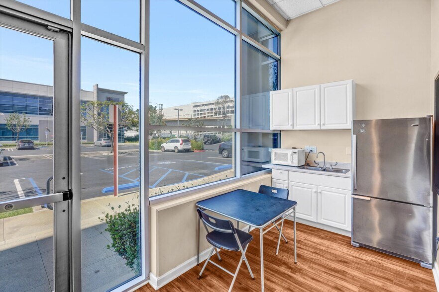 More Photos Of 863-885 N Douglas St, El Segundo Office For Sale