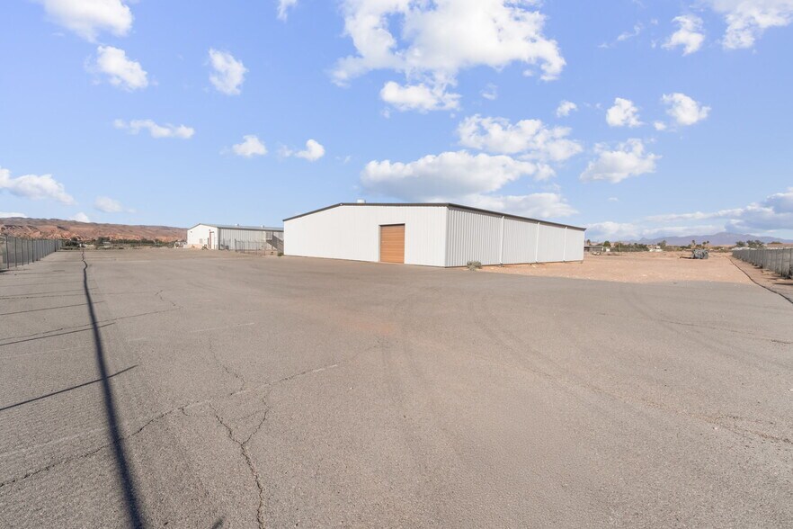 More Photos Of 480 Pat Ave, Overton Industrial For Sale