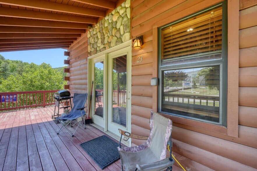 More Photos Of 23 & 60 Greenbriar Hwy, Blairsville Office For Sale