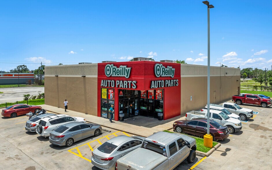 Primary Photo Of 1204 Federal Rd, Houston Auto Repair For Sale