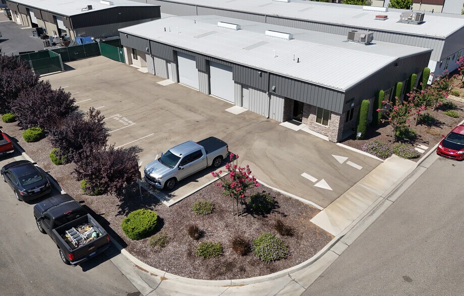 Primary Photo Of 3635 W Richert Ave, Fresno Warehouse For Lease