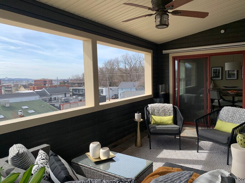 More Photos Of 2111-2115 E 12th St, Davenport Apartments For Sale