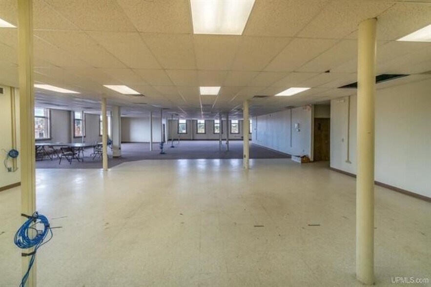 More Photos Of 308 Cleveland Ave, Ishpeming Medical For Sale