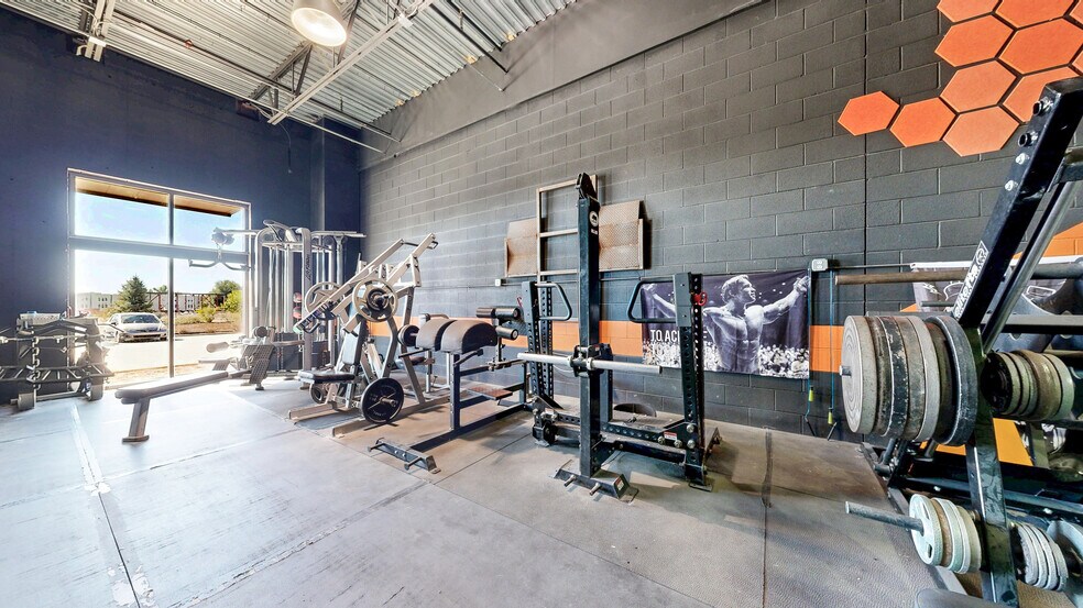 More Photos Of 943-965 E 11th St, Loveland Warehouse For Sale