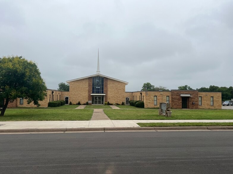 Primary Photo Of 1609 NE 48th St, Oklahoma City Religious Facility For Lease