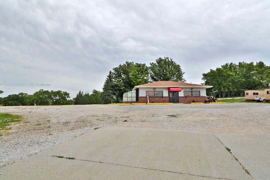 More Photos Of 472 12th St, Tecumseh General Retail For Sale