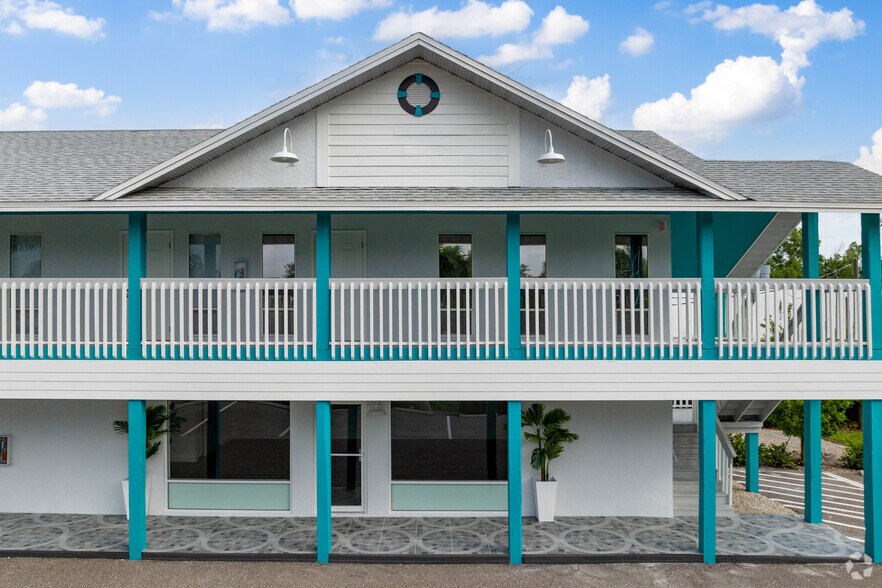 More Photos Of 16387 S Tamiami Trl, Fort Myers Storefront Retail Office For Sale