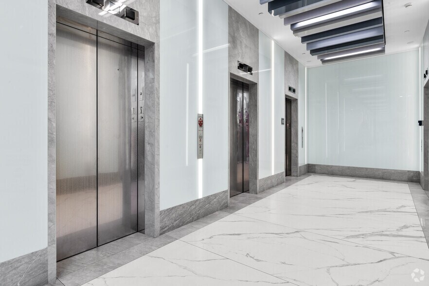 More Photos Of 19495 Biscayne Blvd, Aventura Office For Lease