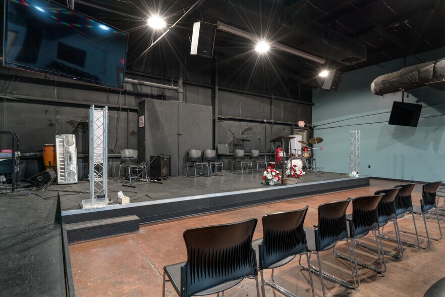 More Photos Of 1725 Davis St, Rocky Mount Warehouse For Lease