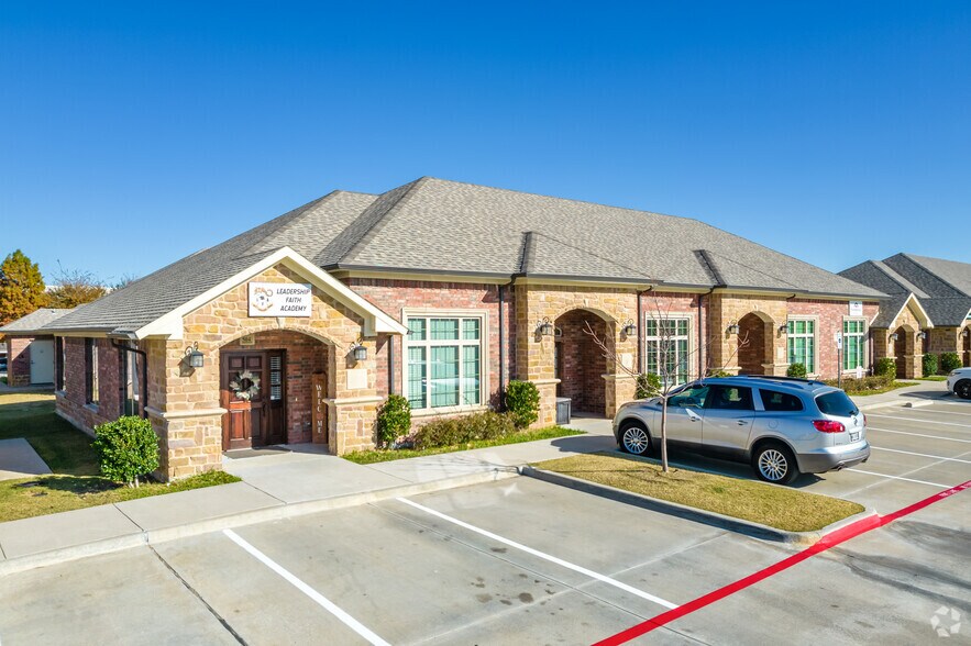 More Photos Of 425 Old Newman Rd, Frisco Medical For Lease