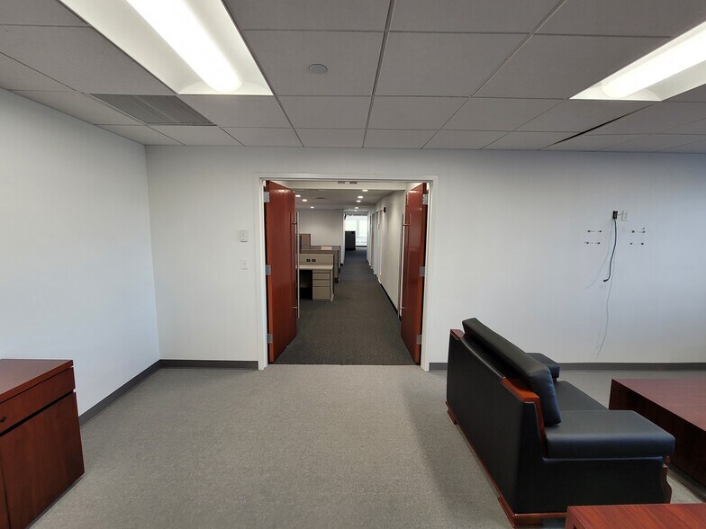 More Photos Of 135 Pinelawn Rd, Melville Office For Lease