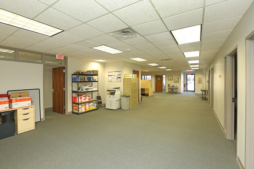 More Photos Of 7101-7199 Vista Dr, West Des Moines Coworking Space