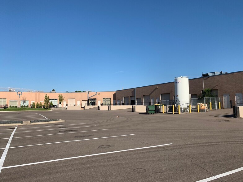 More Photos Of 9555 James Ave S, Bloomington Light Distribution For Lease