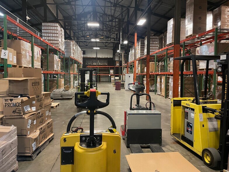 More Photos Of 10 N Ferry St, Albany Warehouse For Sale