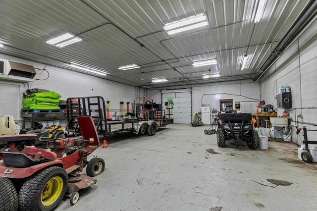 More Photos Of 8889 Oakwood Ave, Neenah Service For Sale