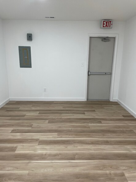 More Photos Of 4136 Bonney Rd, Virginia Beach Office For Lease