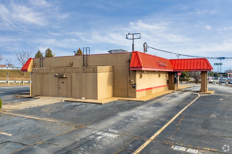 More Photos Of 100 Simuel Rd, Spartanburg Restaurant For Sale