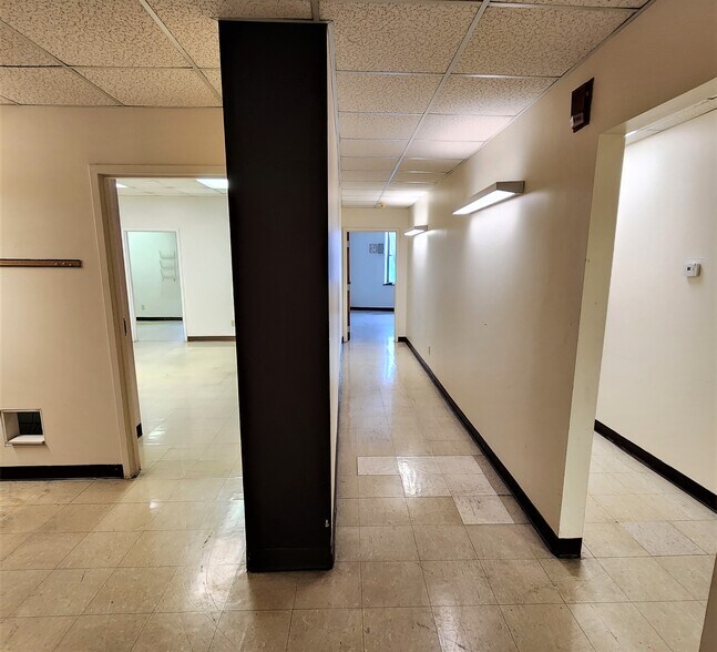 More Photos Of 203-205 W Pike St, Covington Storefront Retail Residential For Lease