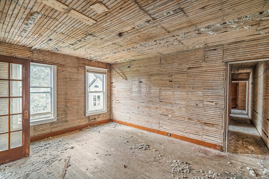 More Photos Of 93 Walnut St, Binghamton Apartments For Sale