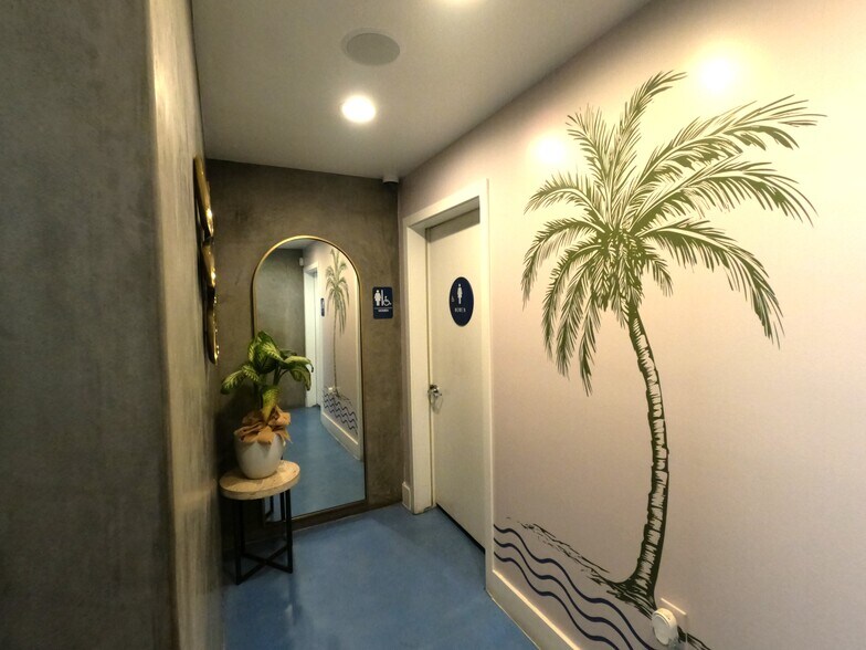 More Photos Of 72 62nd Pl, Long Beach Restaurant For Sale