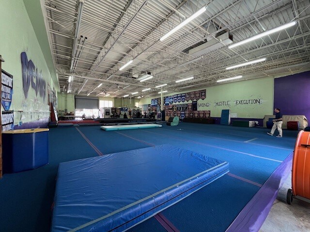 More Photos Of 2801-2847 SE Monroe St, Stuart Warehouse For Lease
