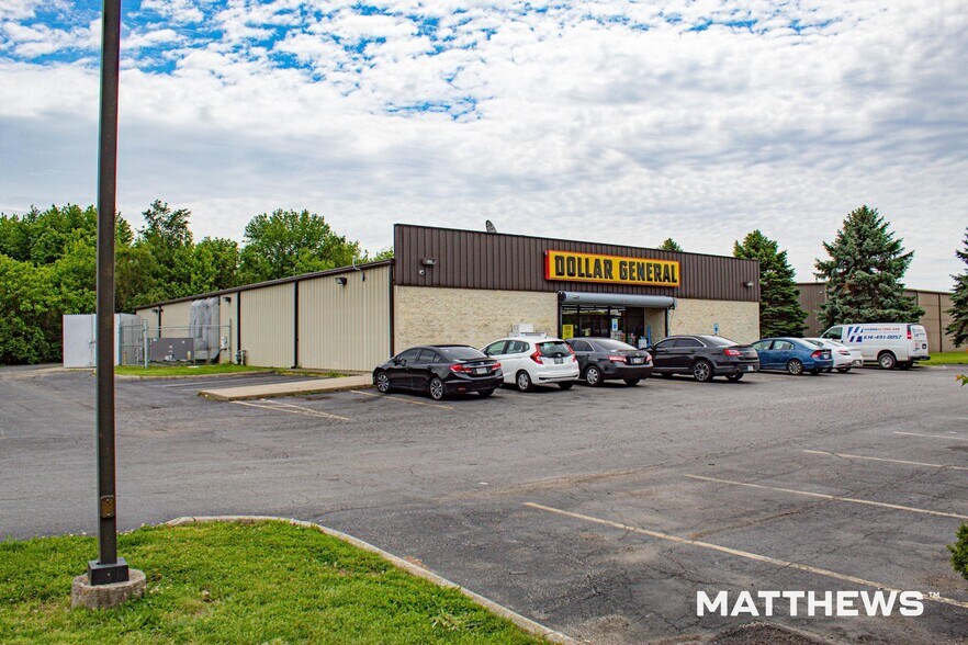 Primary Photo Of 700 S Apple St, Fayetteville Convenience Store For Sale