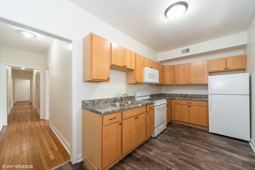 More Photos Of 4934 W Jackson Blvd, Chicago Apartments For Sale
