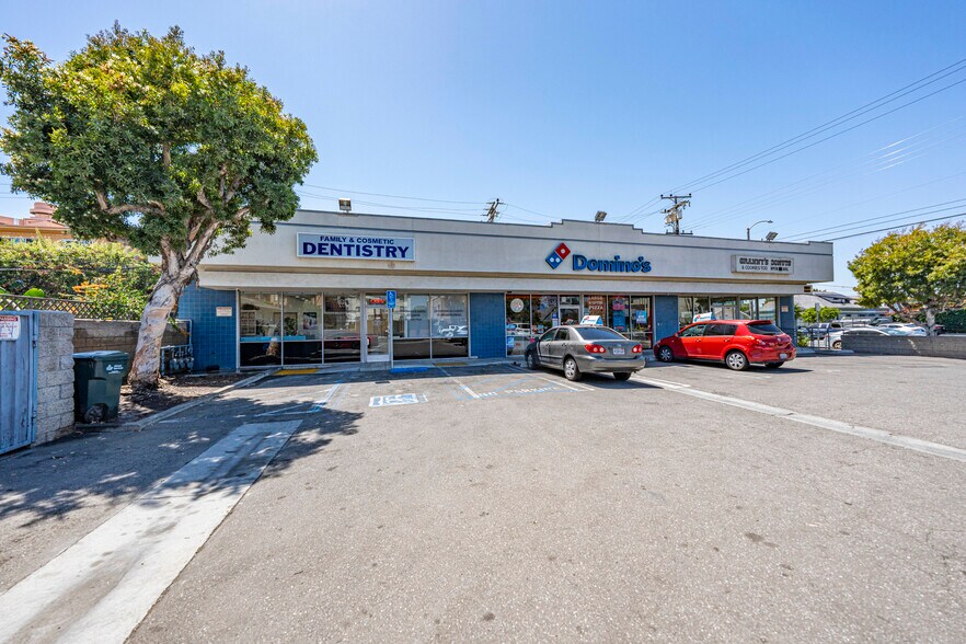 More Photos Of 389-395 Redondo Ave, Long Beach Freestanding For Sale