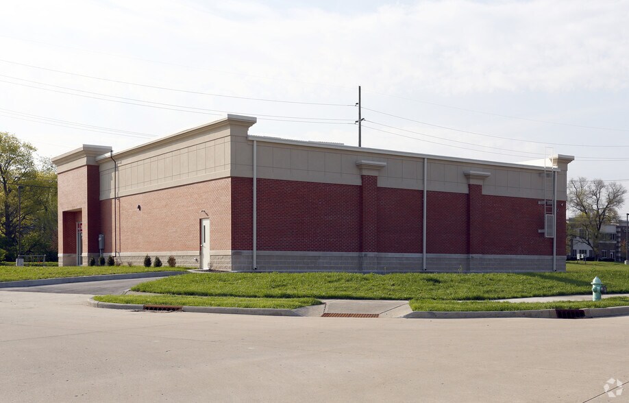 More Photos Of 10990 Allisonville Rd, Fishers Storefront For Lease