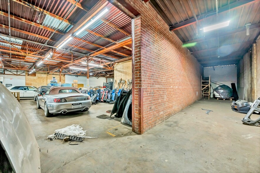 More Photos Of 263-275 Park Ave, East Hartford Warehouse For Lease