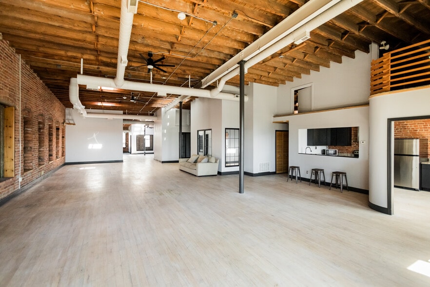 More Photos Of 2453-2469 Russell St, Detroit Storefront Retail Residential For Lease