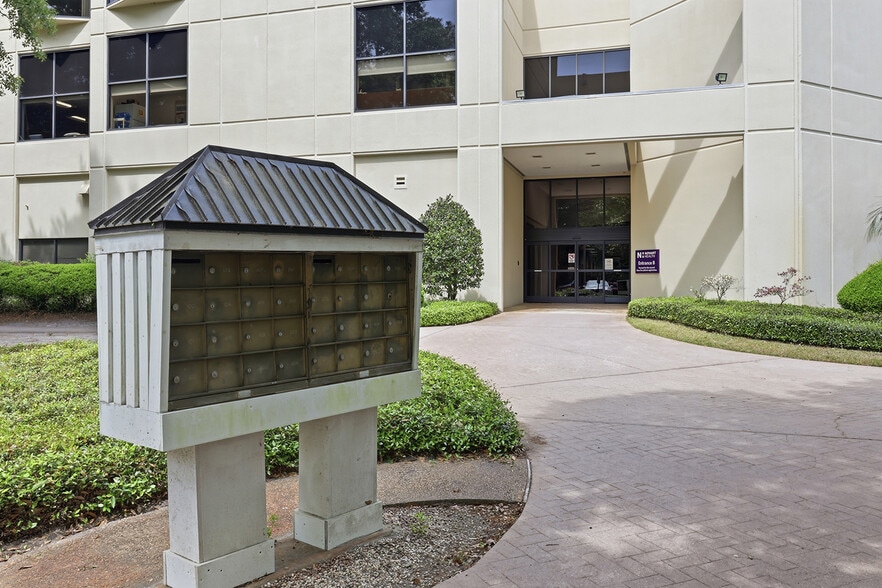 More Photos Of 25 Hospital Center Blvd, Hilton Head Medical For Lease