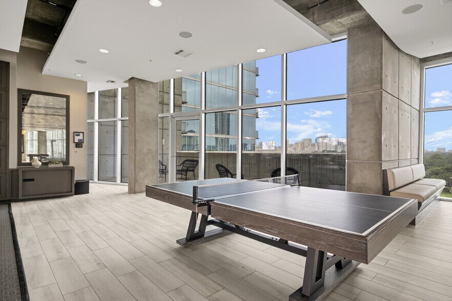 More Photos Of 5927 Almeda Rd, Houston Apartments For Lease