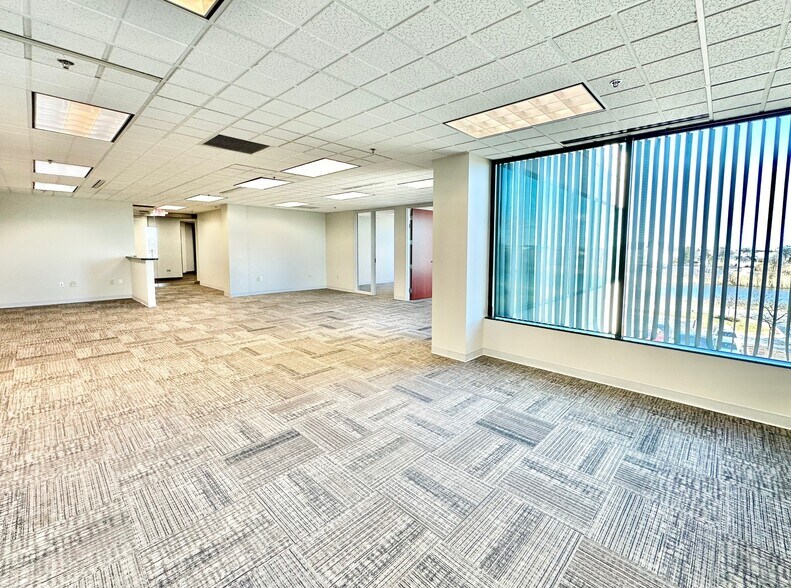 More Photos Of 8001 Broadway, Merrillville Office For Lease
