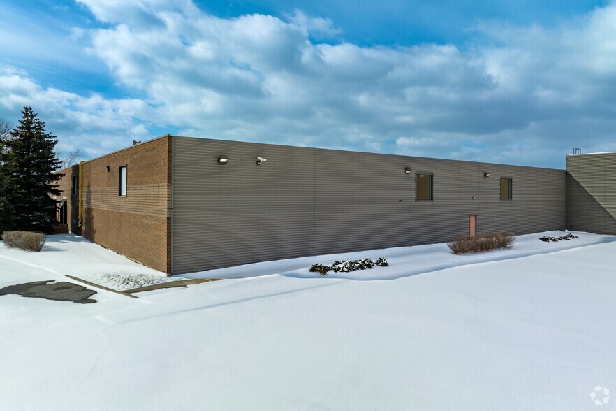 More Photos Of 1851 Sandstone Mnr, Pickering Office For Lease