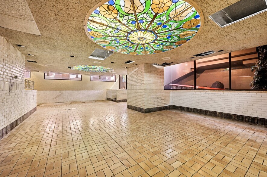 More Photos Of 2020 N Lincoln Park West, Chicago Apartments For Sale