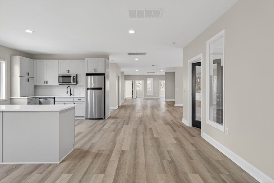 More Photos Of 1229 E Franklin St, Chapel Hill Loft Creative Space For Lease