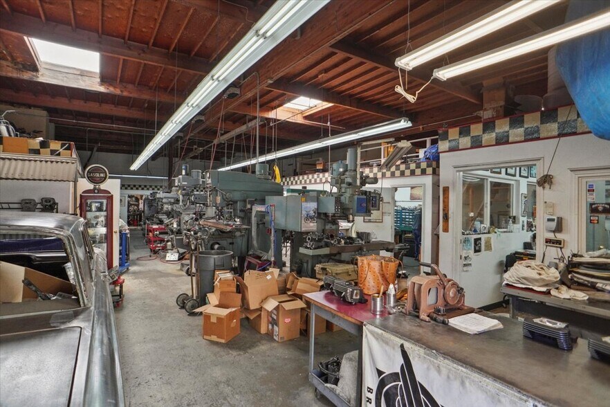 More Photos Of 1940 Freeman Ave, Signal Hill Warehouse For Sale