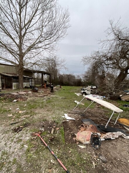 More Photos Of 609 Oak St, La Marque Warehouse For Sale