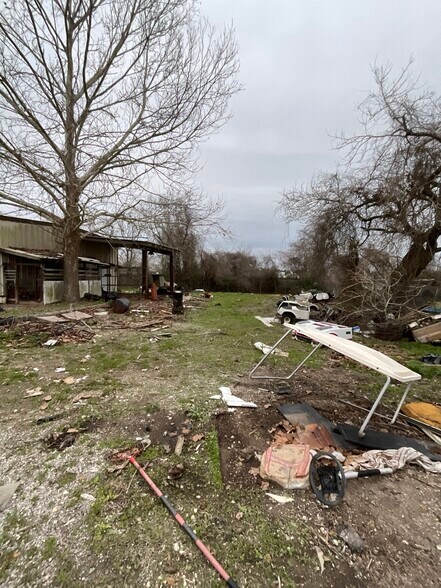 More Photos Of 609 Oak St, La Marque Warehouse For Sale